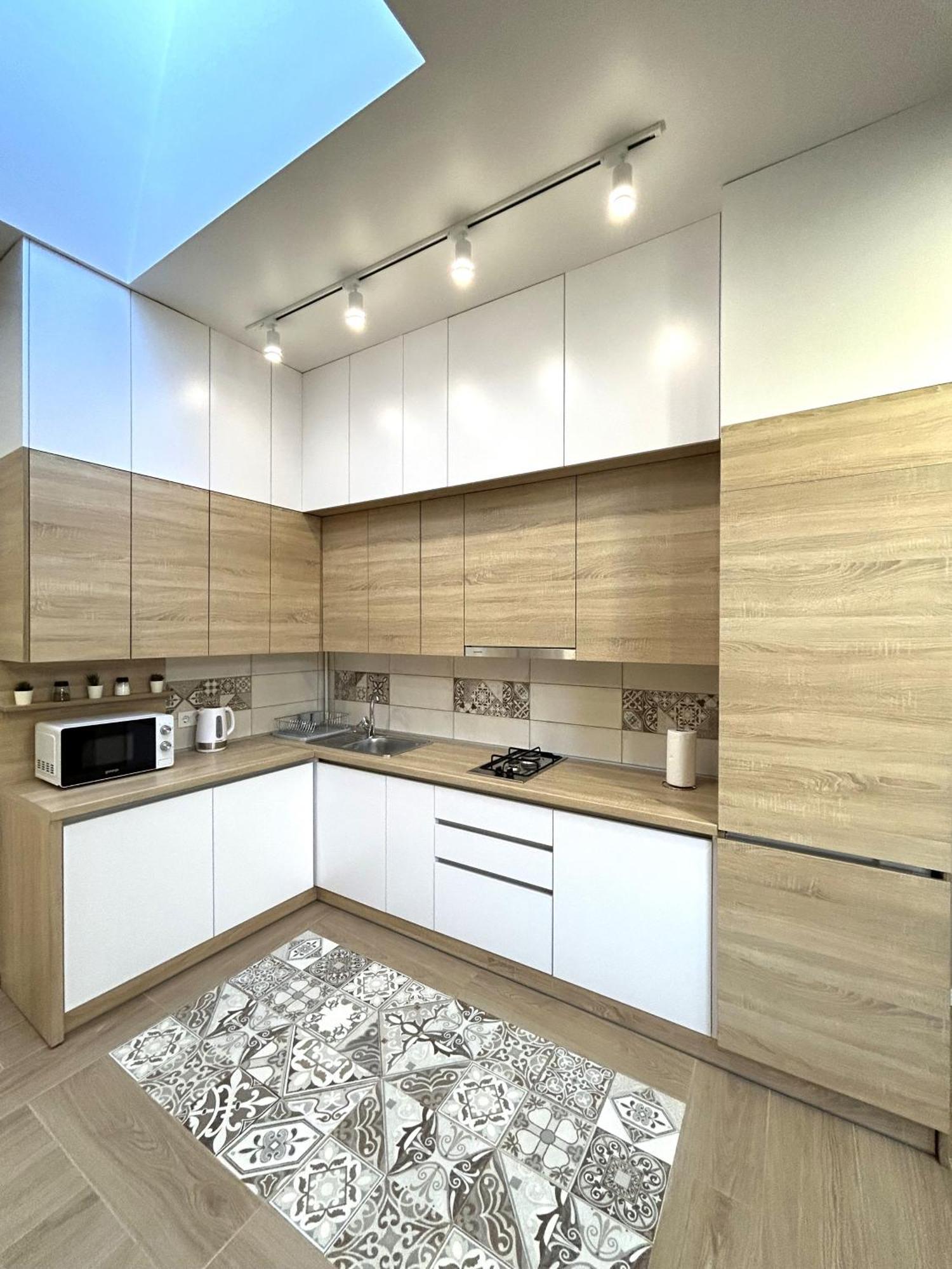 Modern Apartment In The City Center Lviv Dış mekan fotoğraf