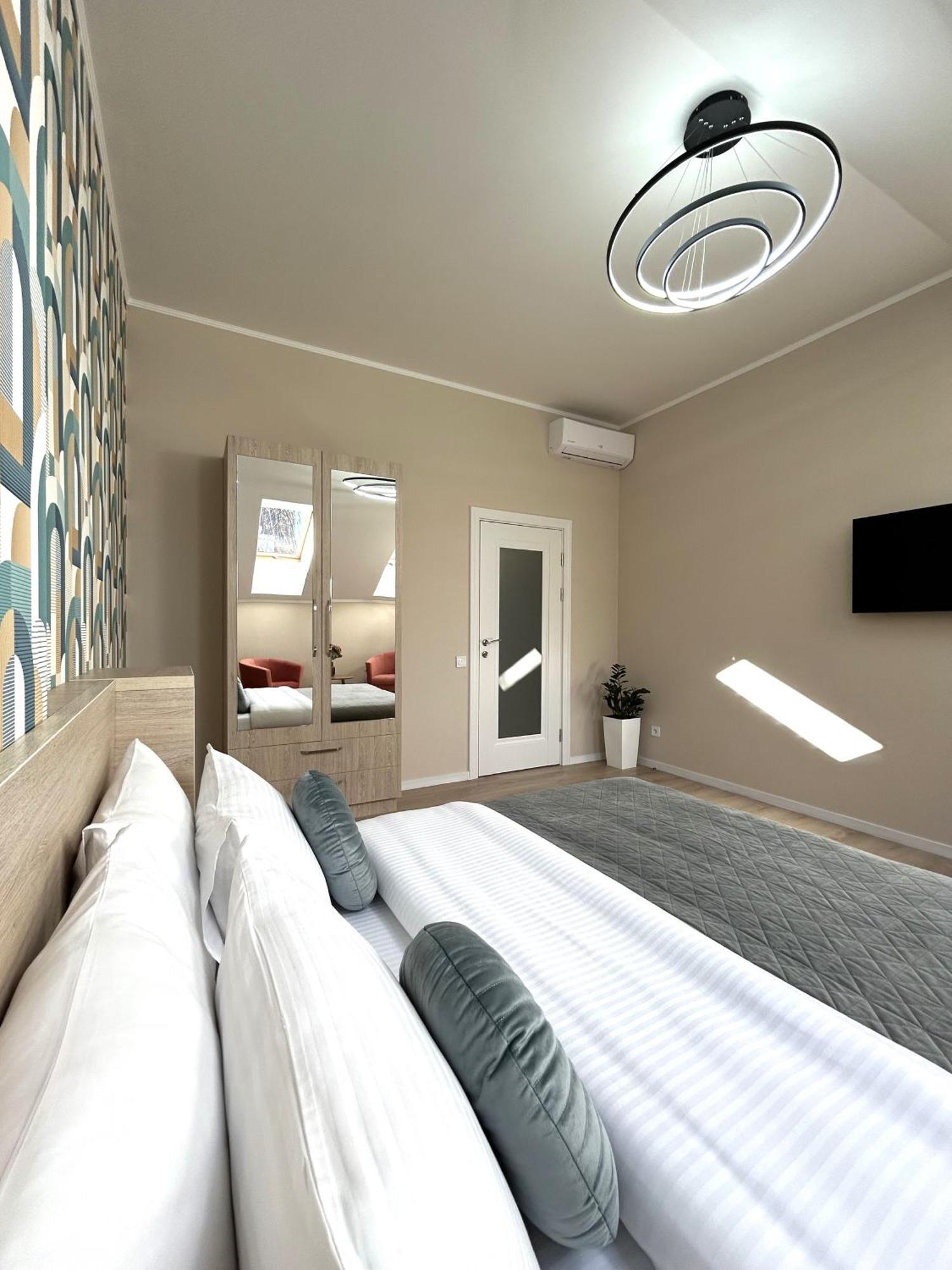 Modern Apartment In The City Center Lviv Dış mekan fotoğraf