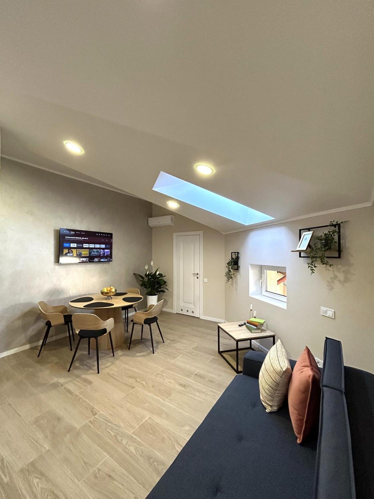 Modern Apartment In The City Center Lviv Dış mekan fotoğraf