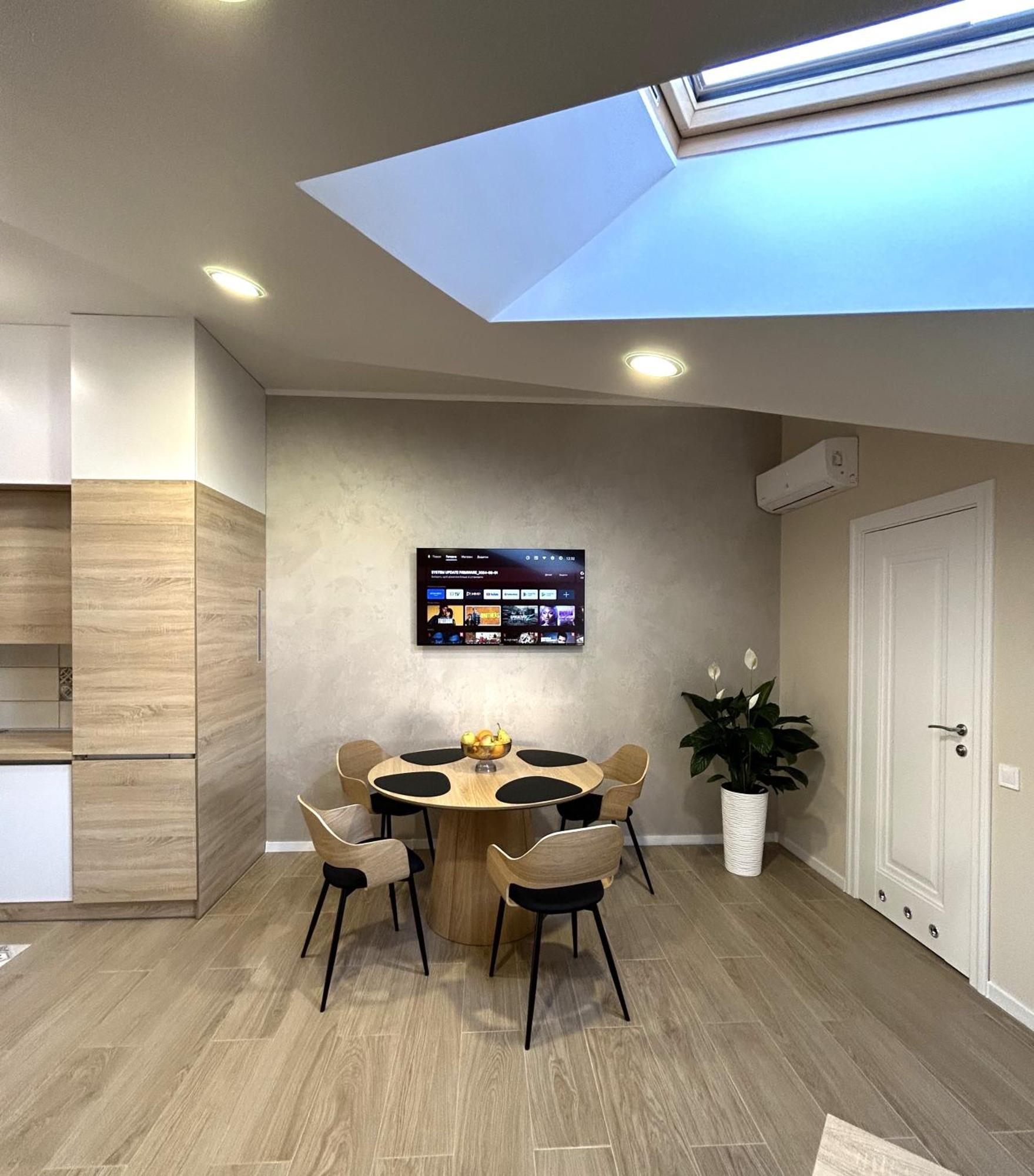 Modern Apartment In The City Center Lviv Dış mekan fotoğraf